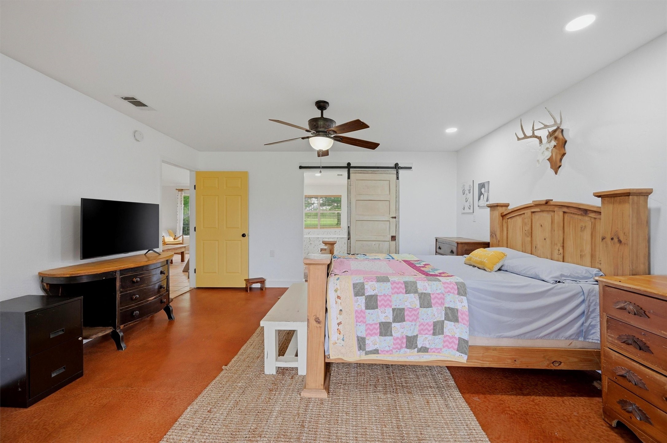 905 Crawford Road Sadler TX 76264