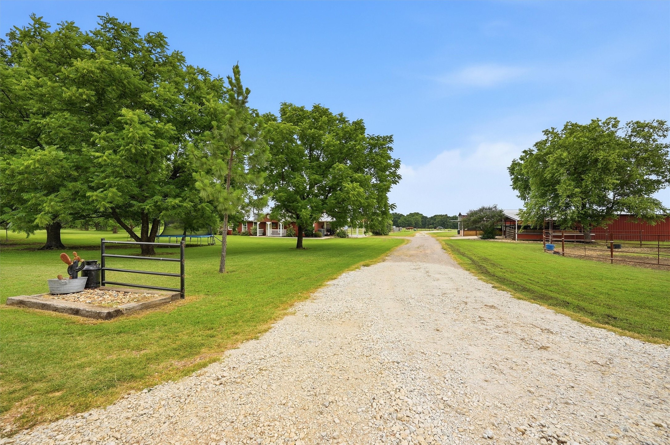 905 Crawford Road Sadler TX 76264