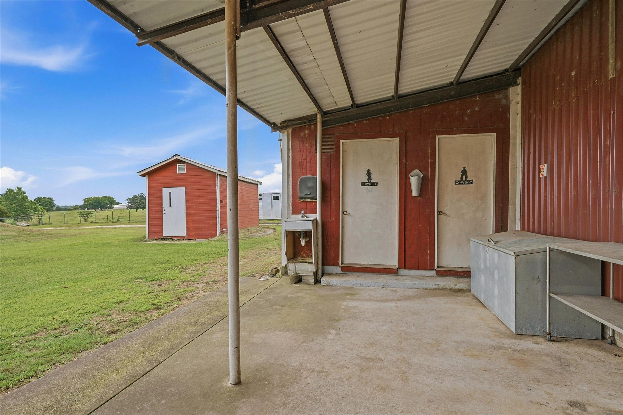 905 Crawford Road Sadler TX 76264