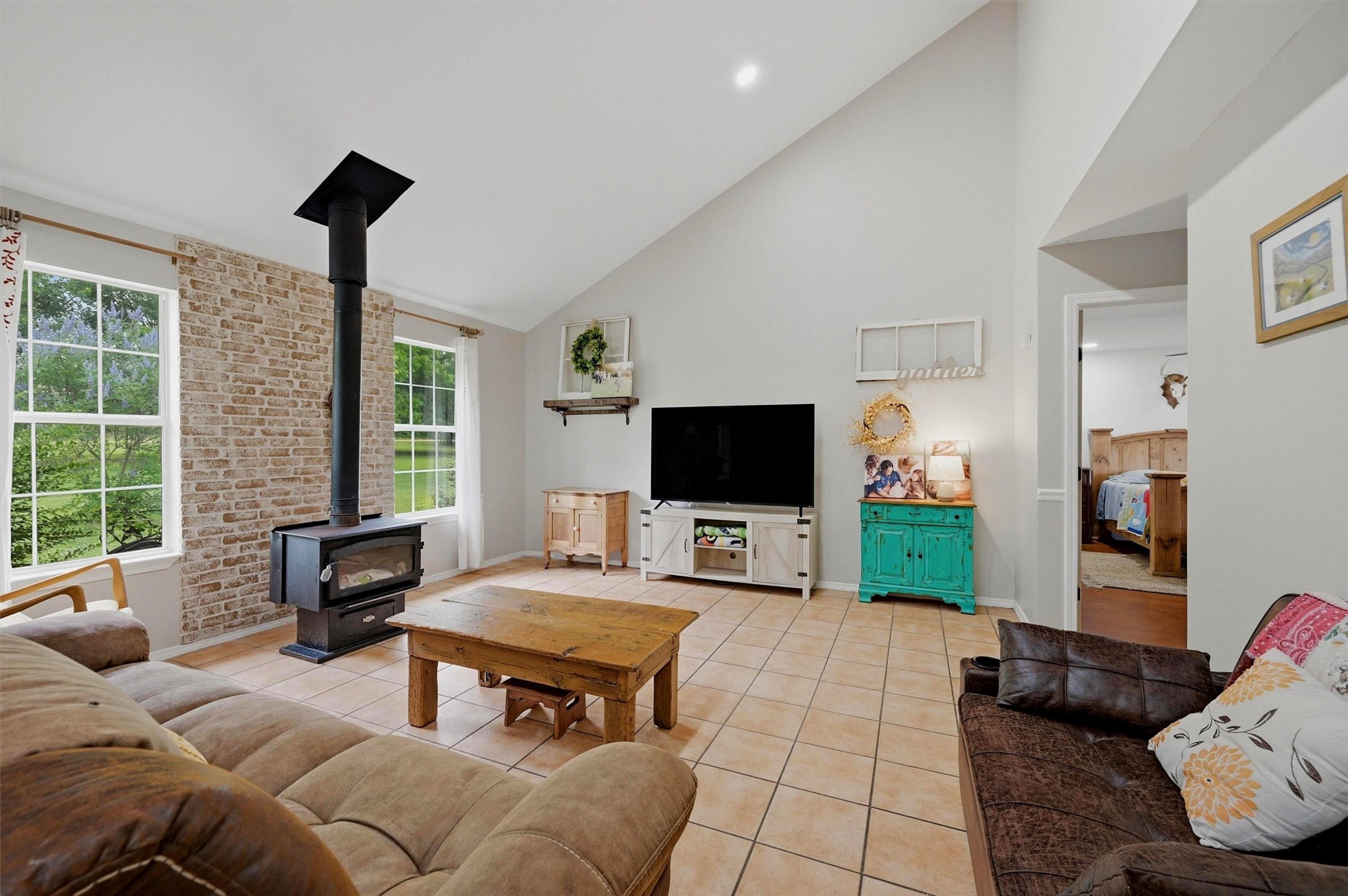 905 Crawford Road Sadler TX 76264
