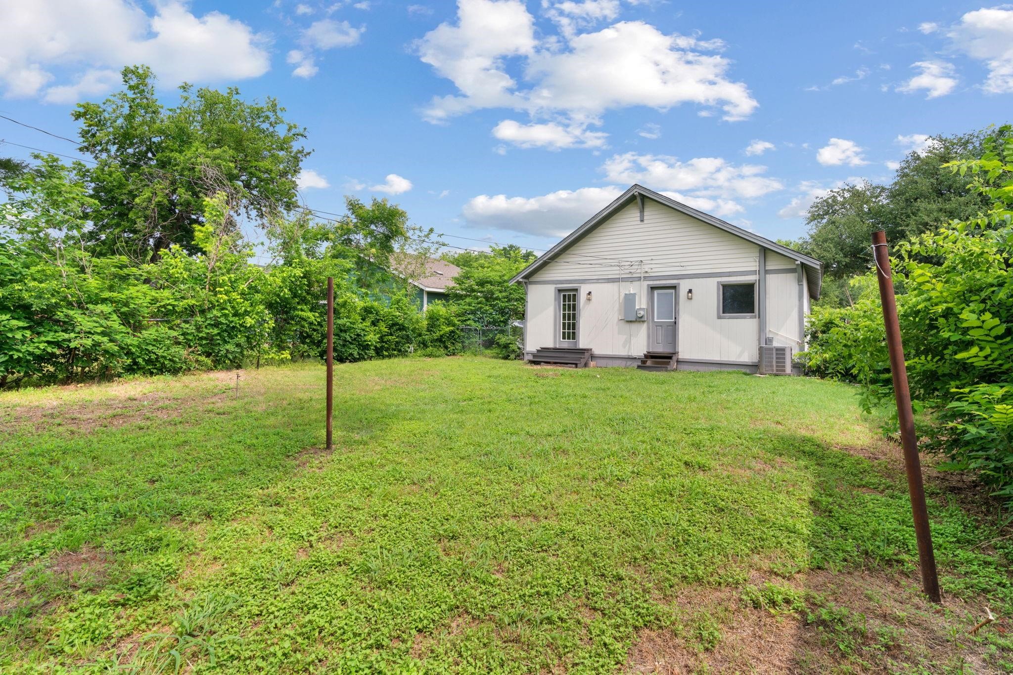 1404 E Baltimore Avenue Fort Worth TX 76104