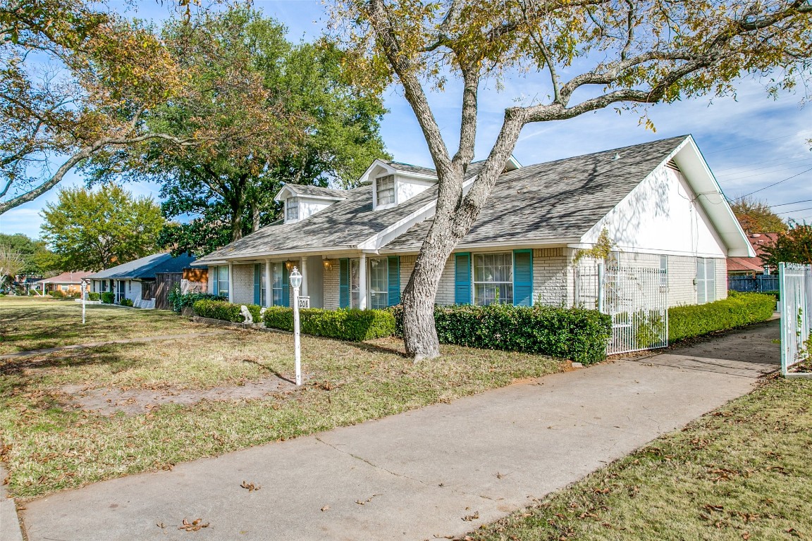 1208 Elby Street Irving TX 75061