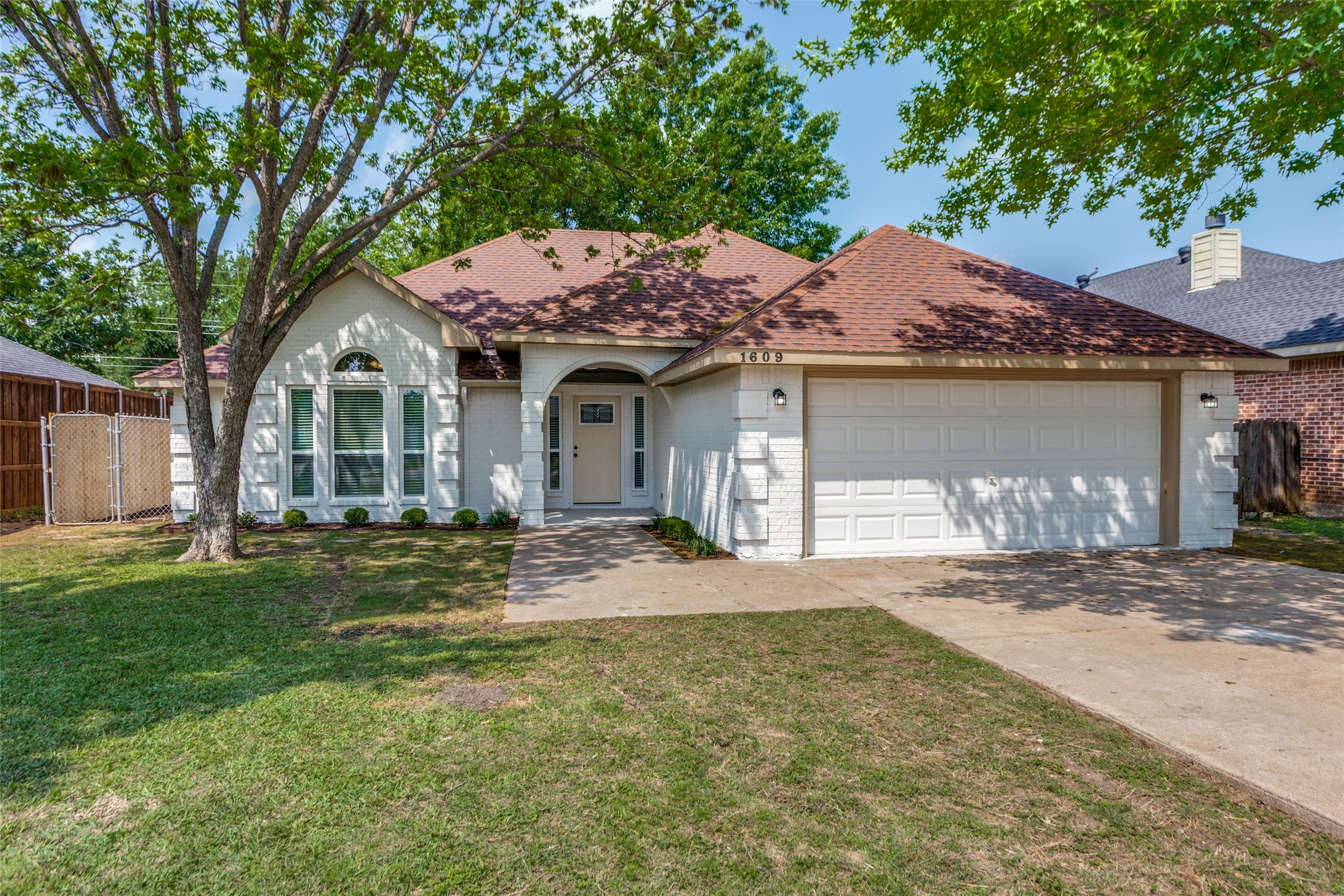 1609 Avenue B Grand Prairie TX 75051