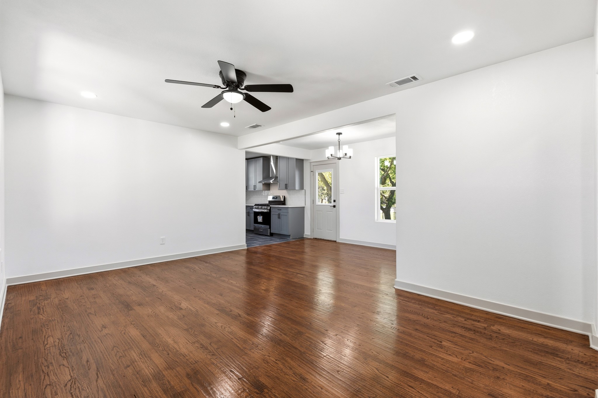 3435 Poinsettia Drive Dallas TX 75211