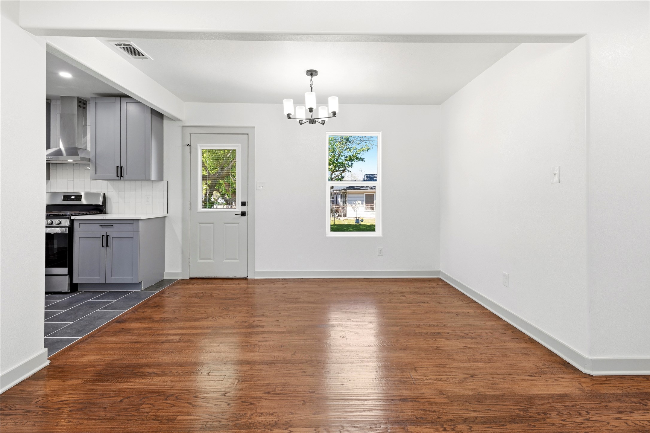 3435 Poinsettia Drive Dallas TX 75211