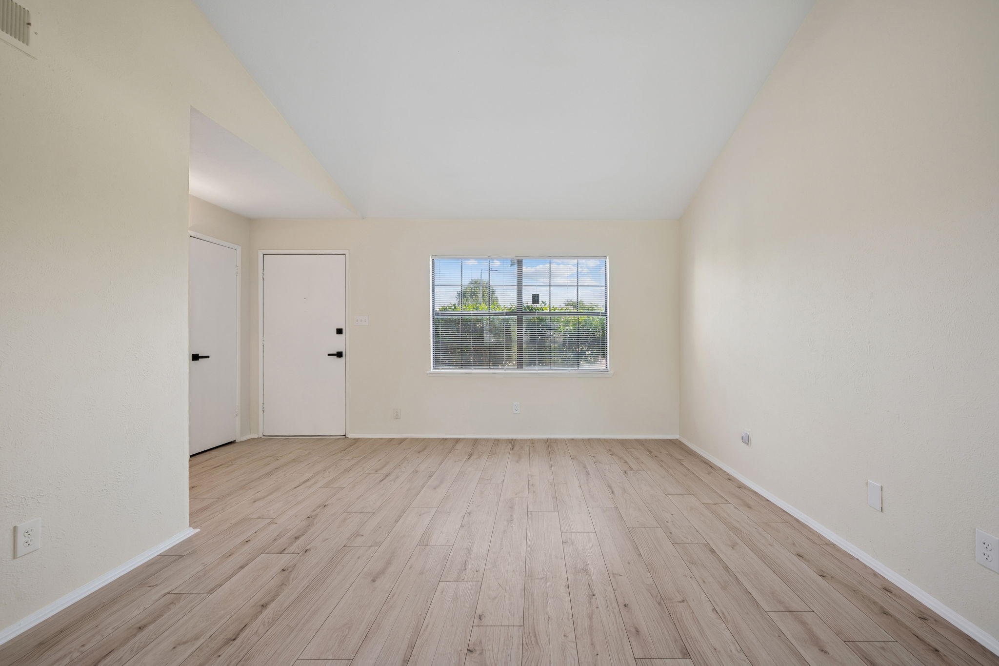 720 Lena Court Garland TX 75040