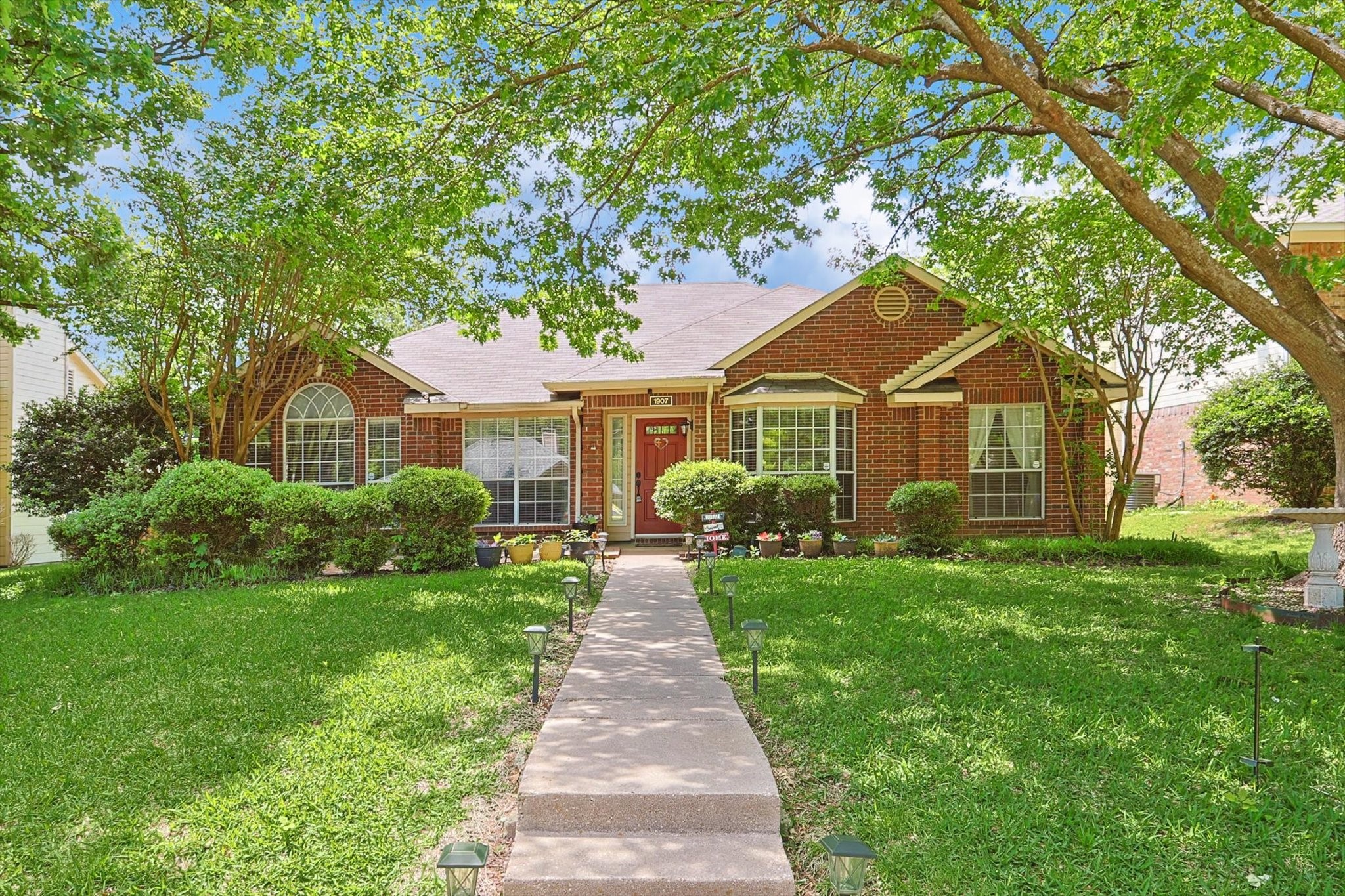 1907 Elm Creek Drive Garland TX 75040