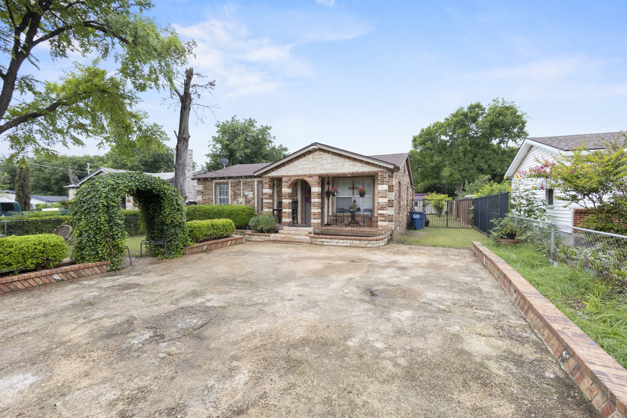 1605 Marsalis Road Lancaster TX 75134