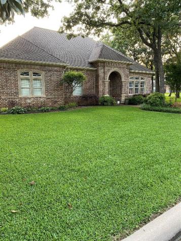 3613 Chateaux Lane Hurst TX 76054