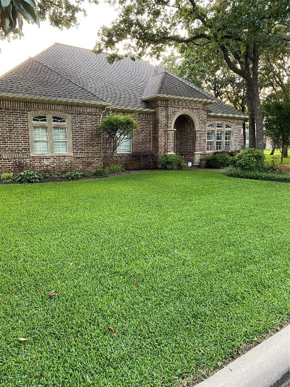 3613 Chateaux Lane Hurst TX 76054