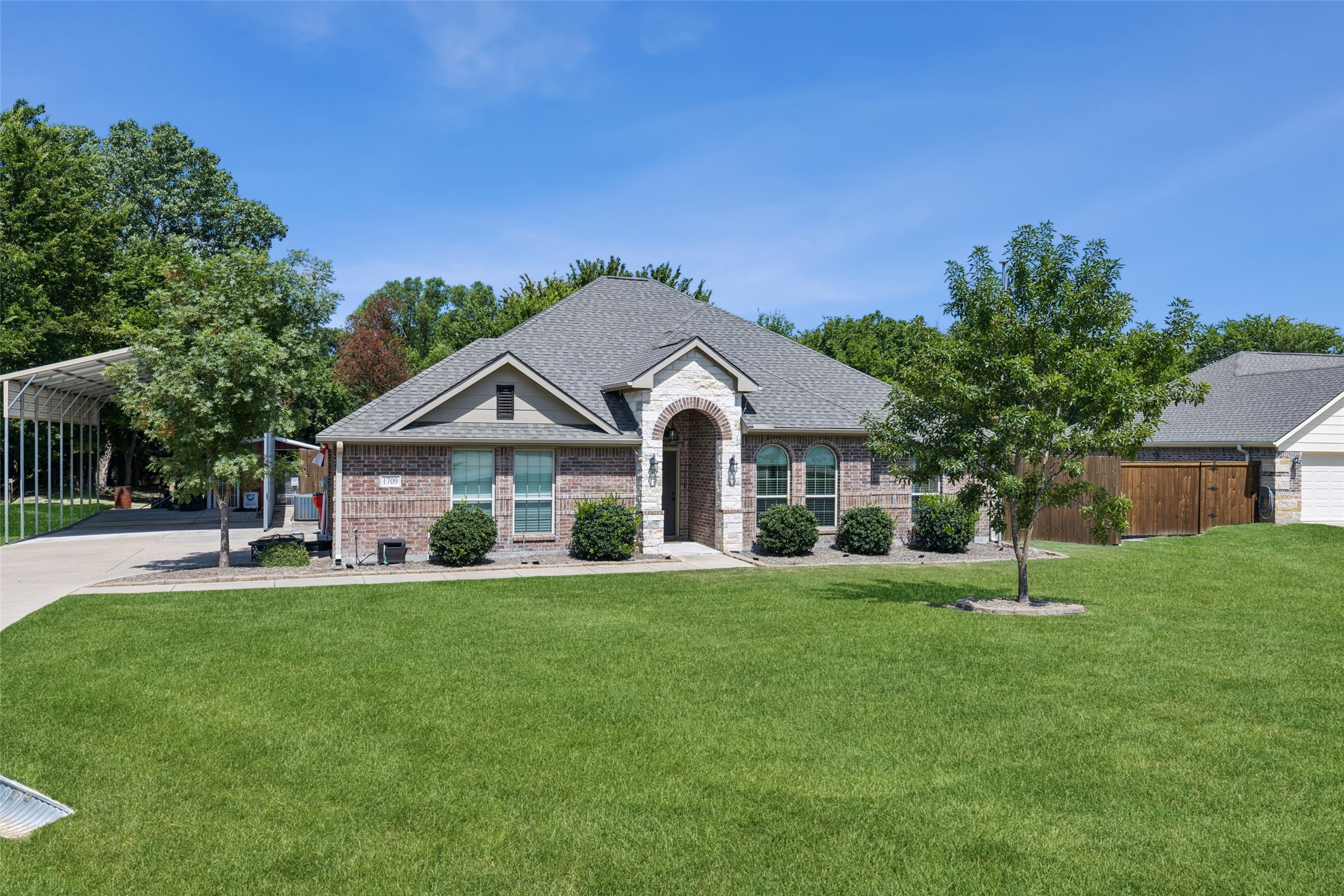 1709 Yahweh Leonard TX 75452