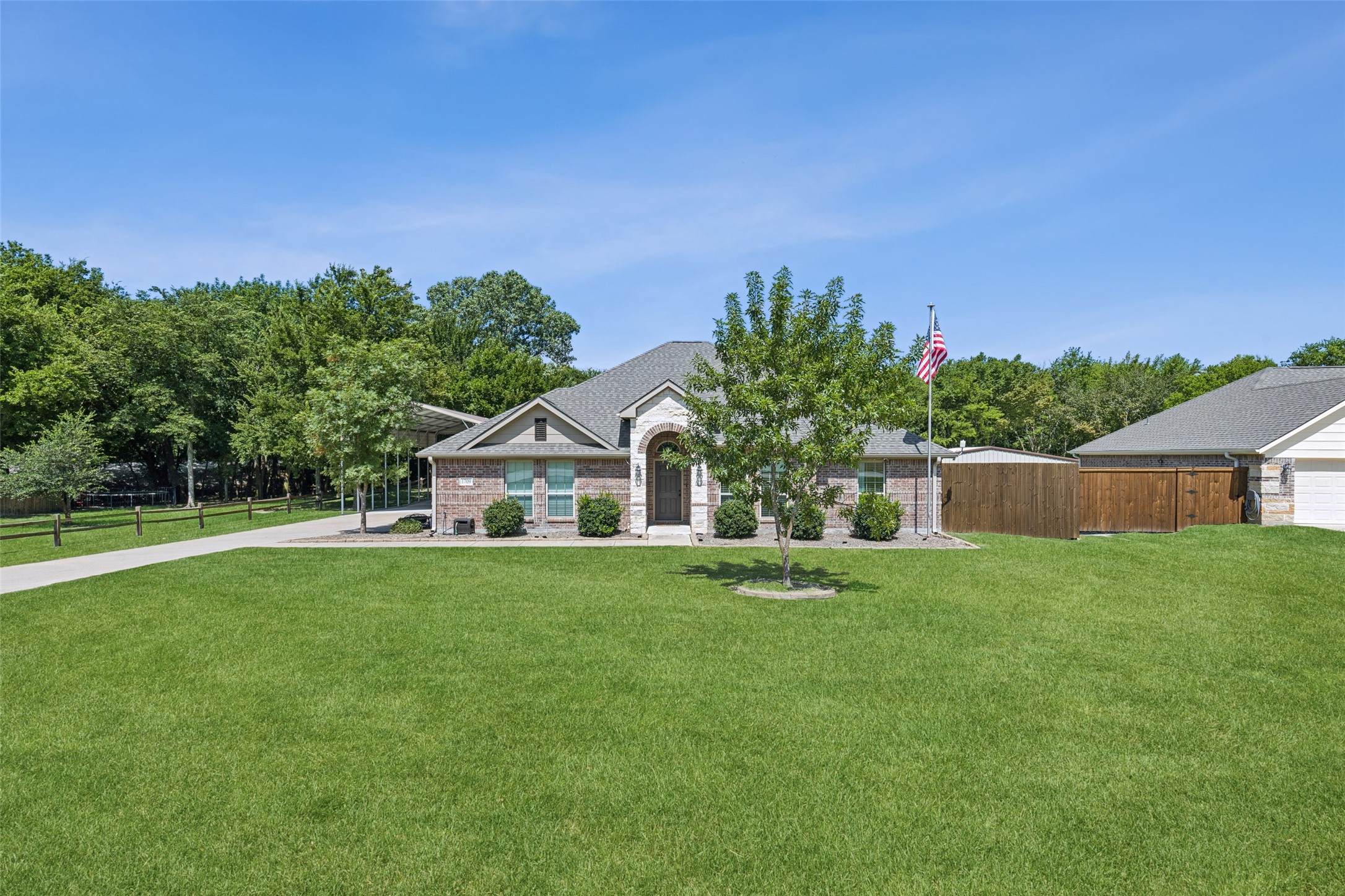 1709 Yahweh Leonard TX 75452