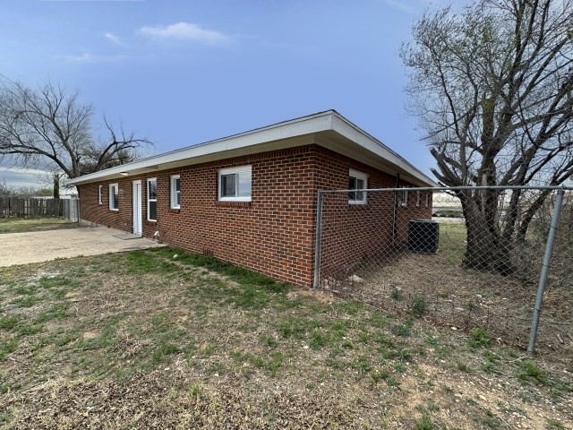 2204 Carl Street Big Spring TX 79720