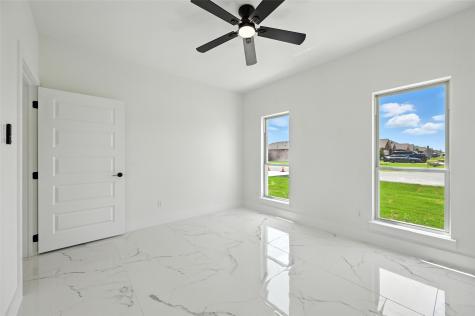 2414 Lauren Street Mabank TX 75147