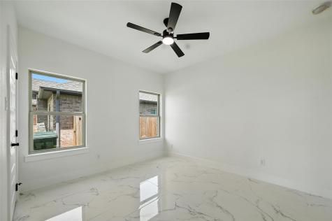 2414 Lauren Street Mabank TX 75147