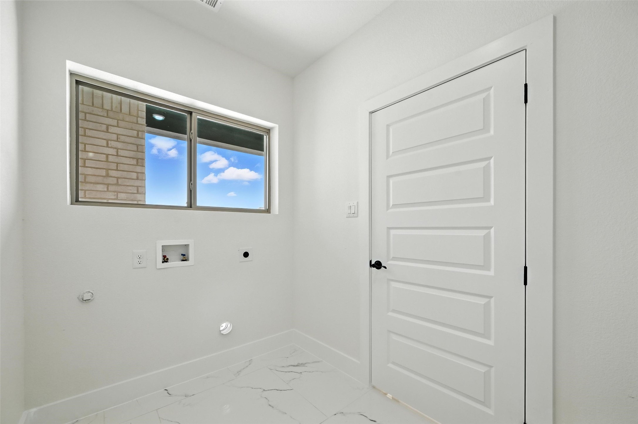 2414 Lauren Street Mabank TX 75147