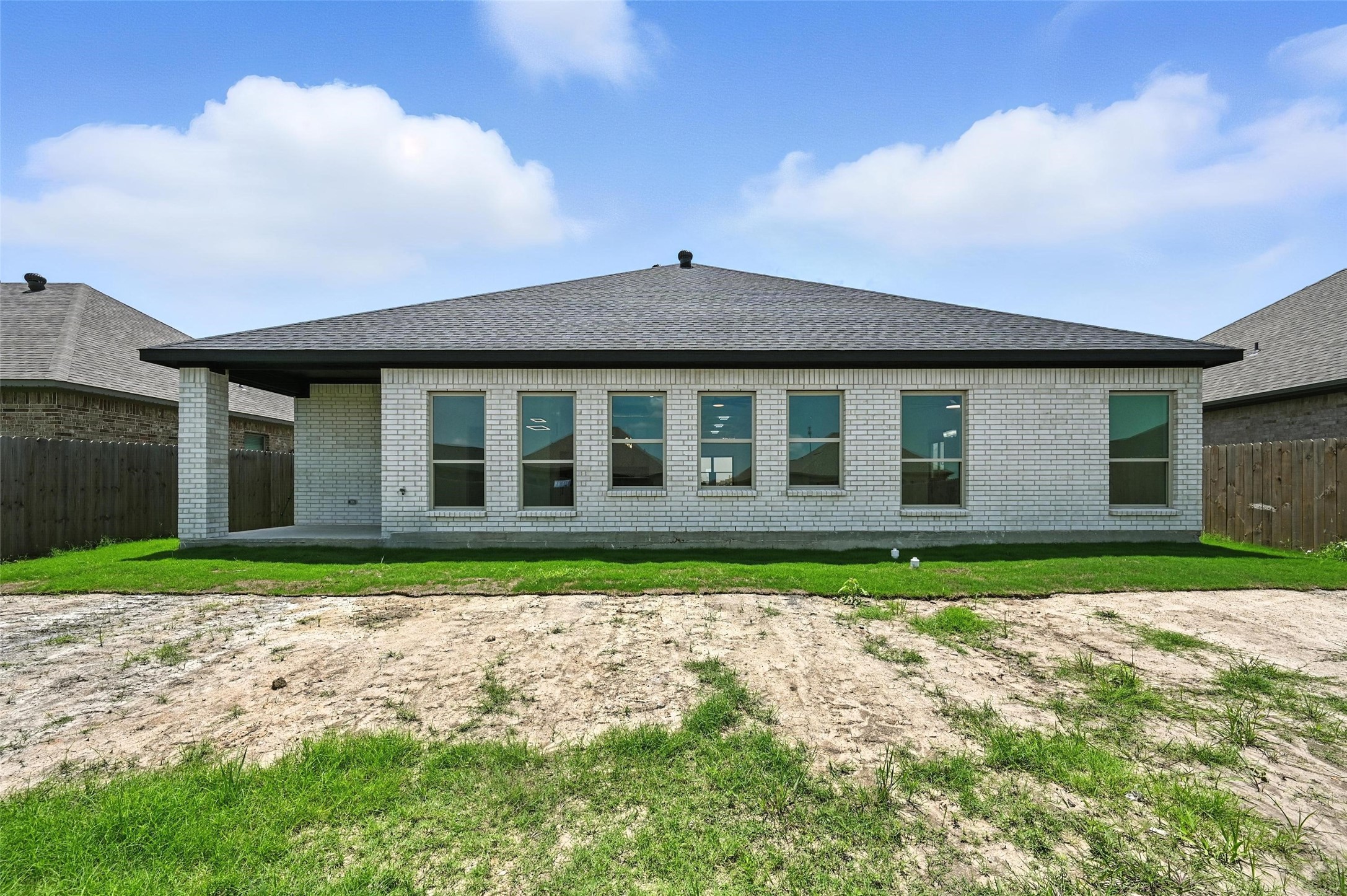 2414 Lauren Street Mabank TX 75147