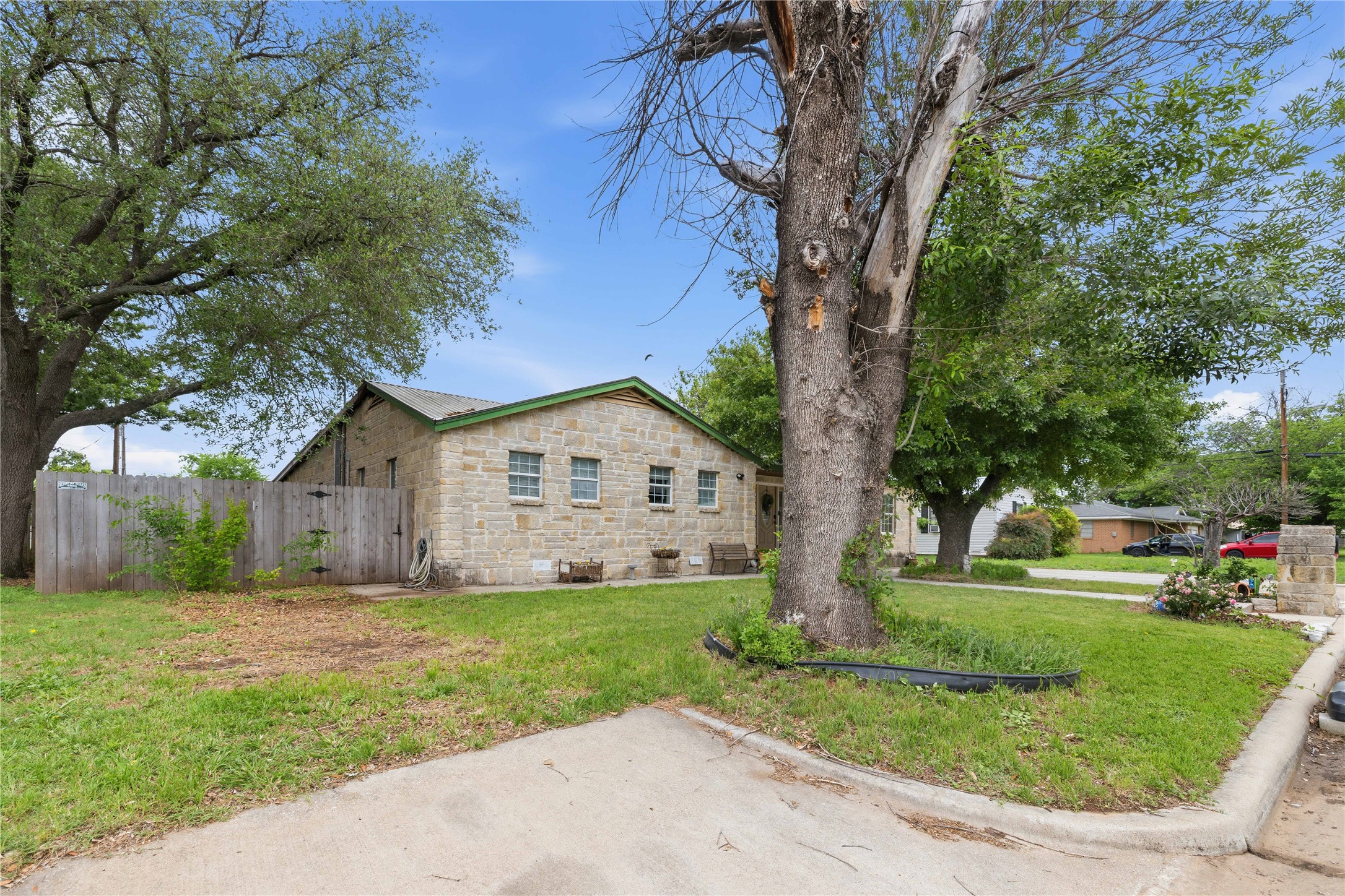 204 Sunnydale Drive Early TX 76802