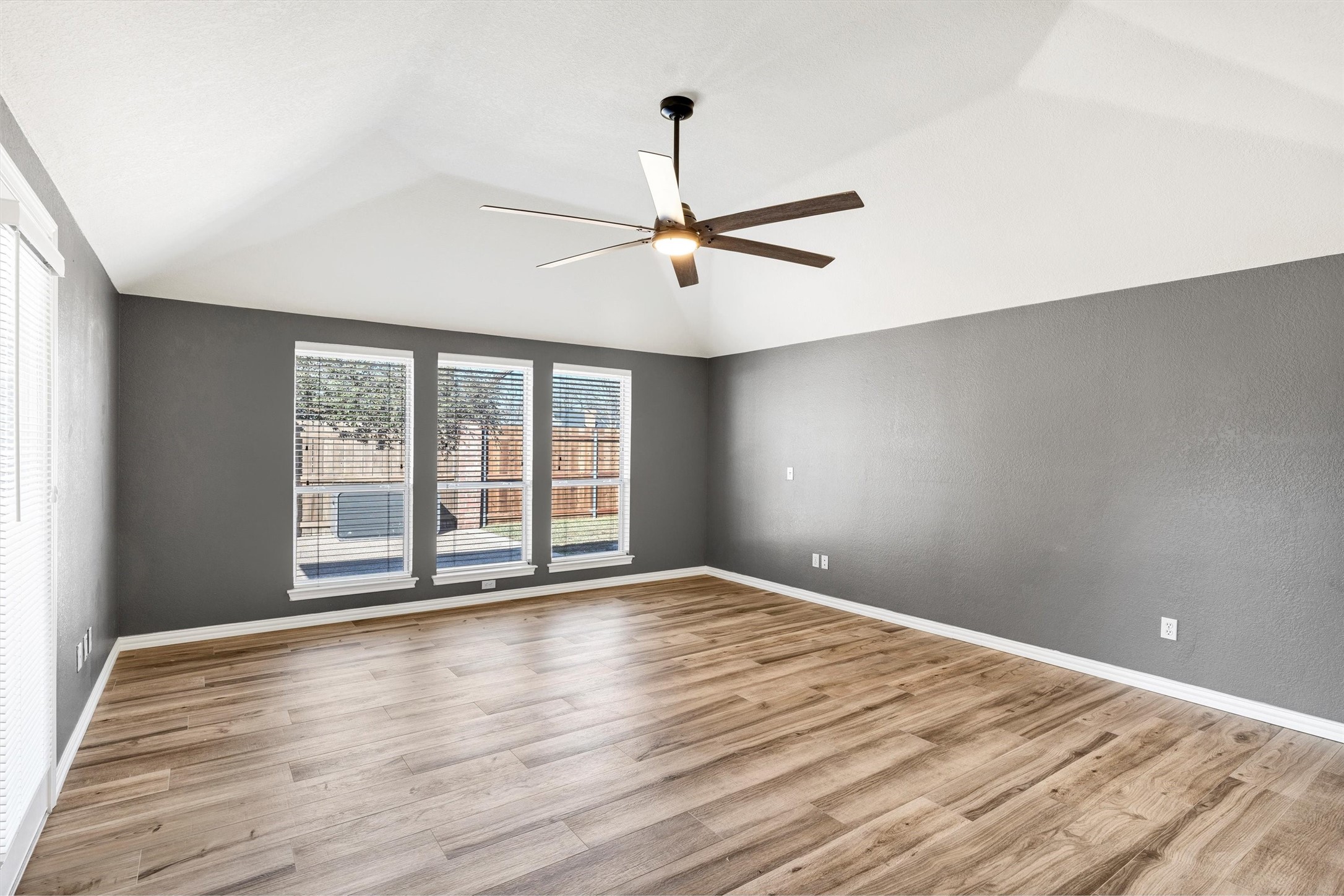 9219 Hanging Moss Drive Granbury TX 76049