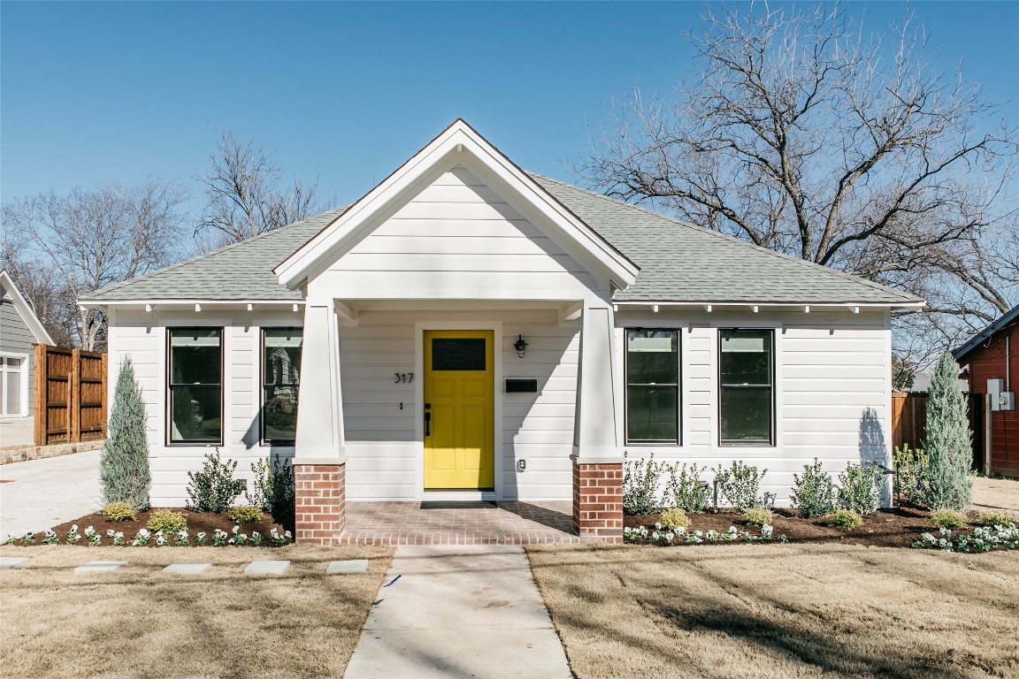 317 E Franklin Street Grapevine TX 76051