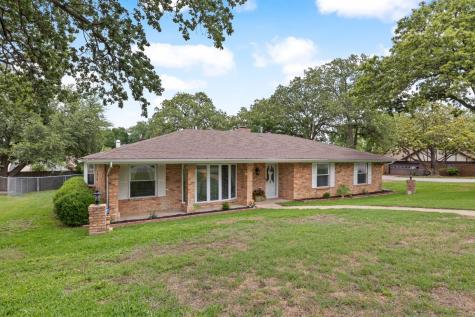 2836 Winterhaven Drive Hurst TX 76054