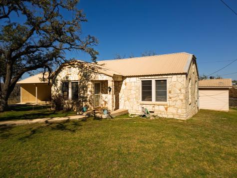 1003 N Ridge Street Lampasas TX 76550