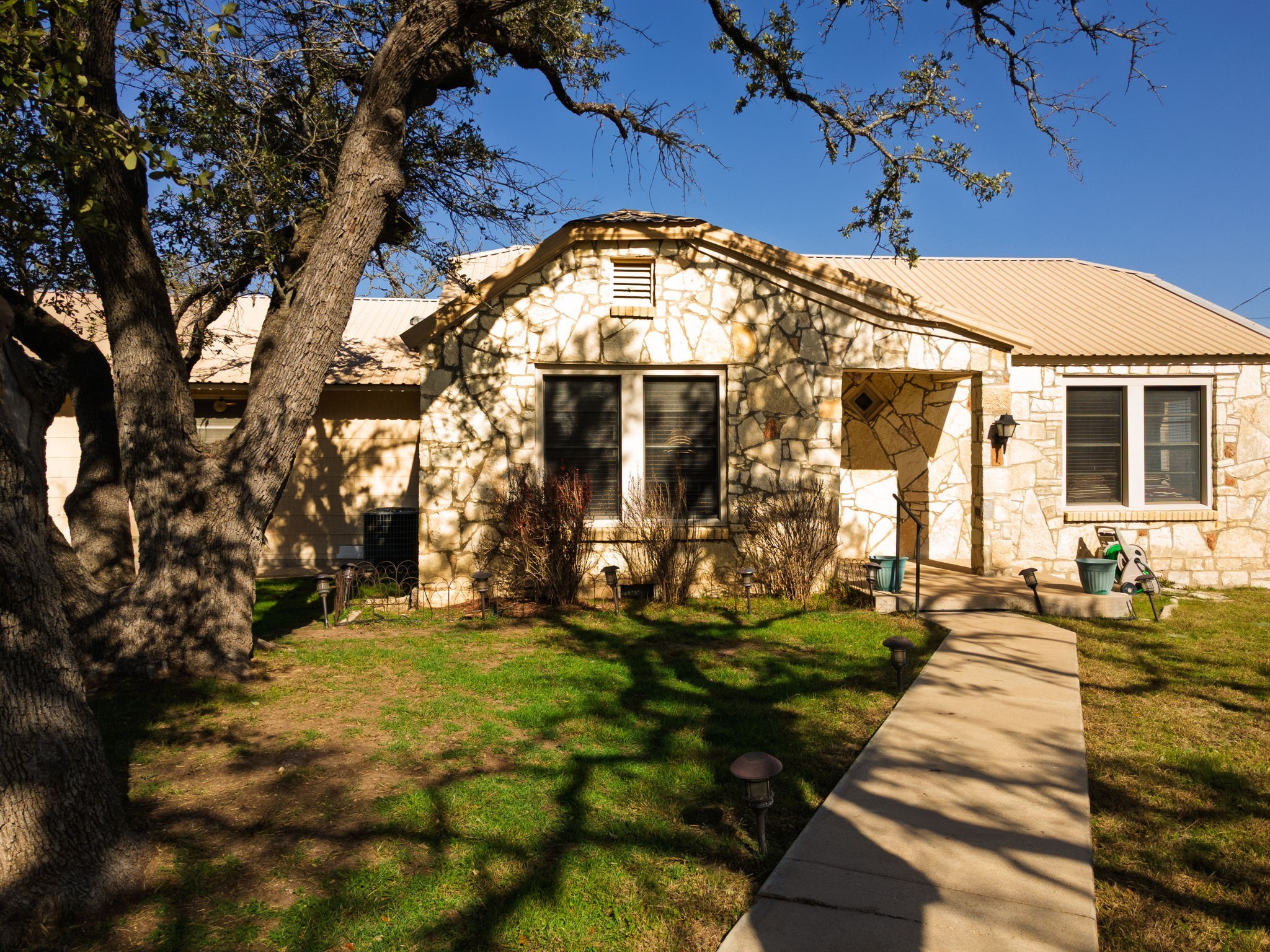 1003 N Ridge Street Lampasas TX 76550