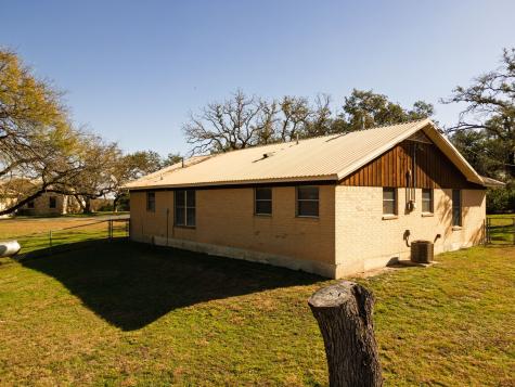 1003 N Ridge Street Lampasas TX 76550