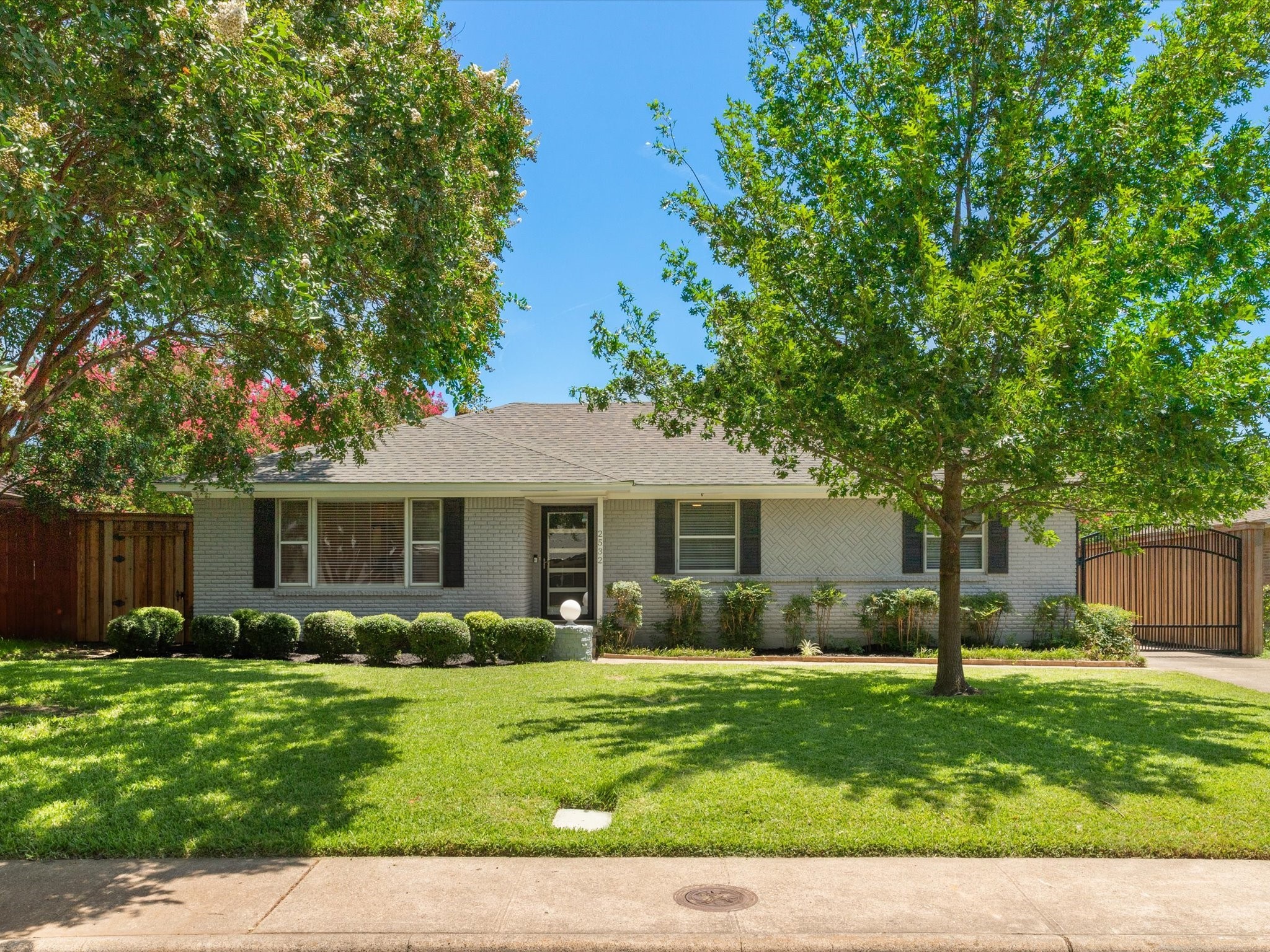 2532 Lazydale Drive Dallas TX 75228
