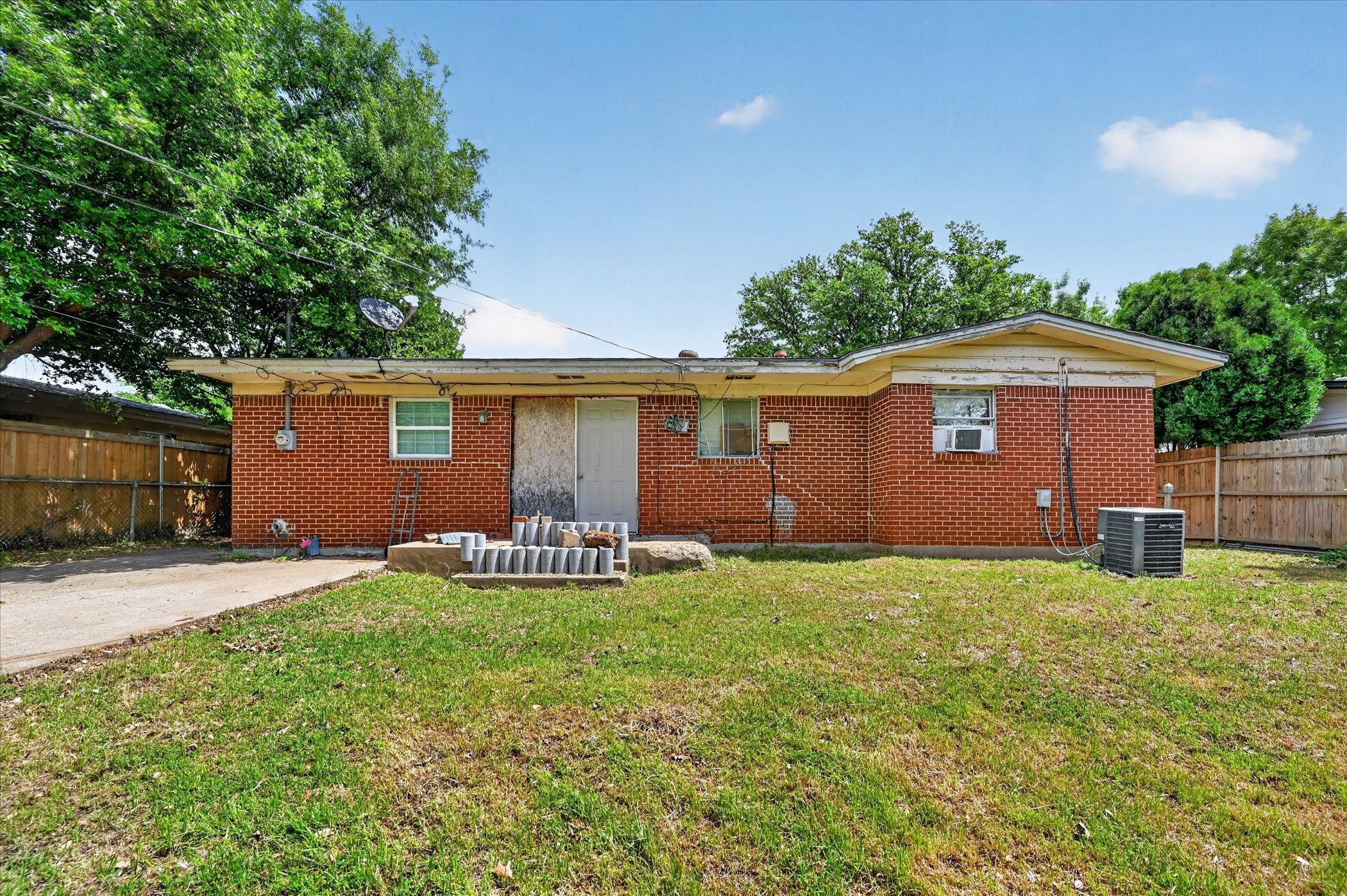 1403 Beacon Hill Drive Irving TX 75061