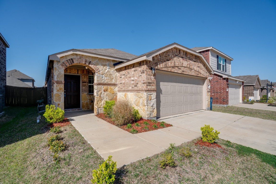 1061 Spofford Drive Forney TX 75126