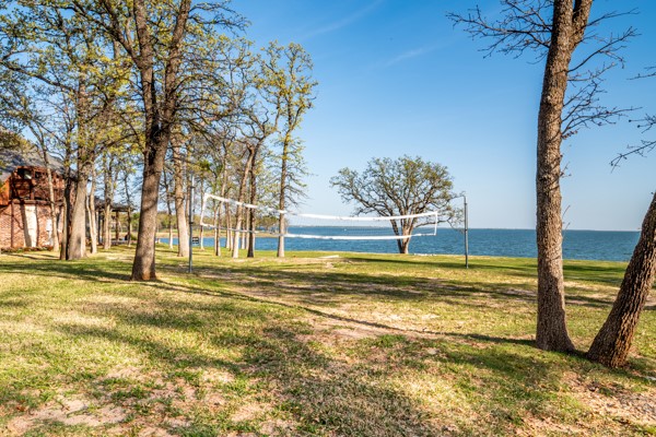 1529 Garza Lakewood Village TX 75068