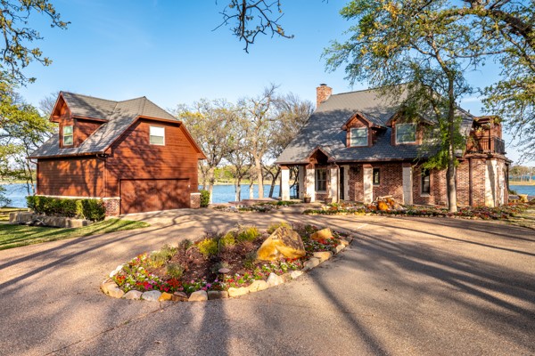 1529 Garza Lakewood Village TX 75068