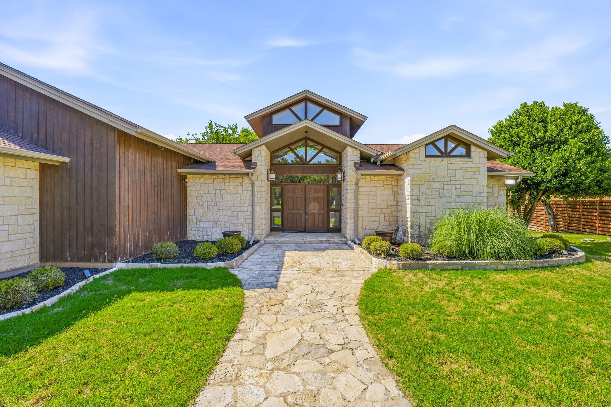 624 Williamsburg Court Granbury TX 76048