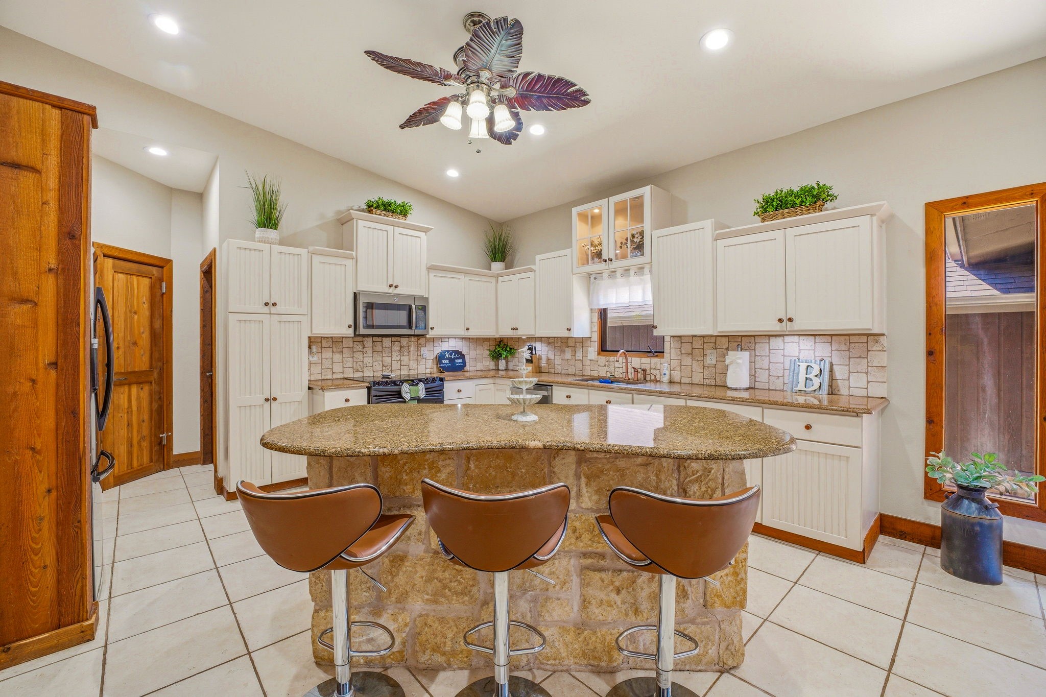 624 Williamsburg Court Granbury TX 76048