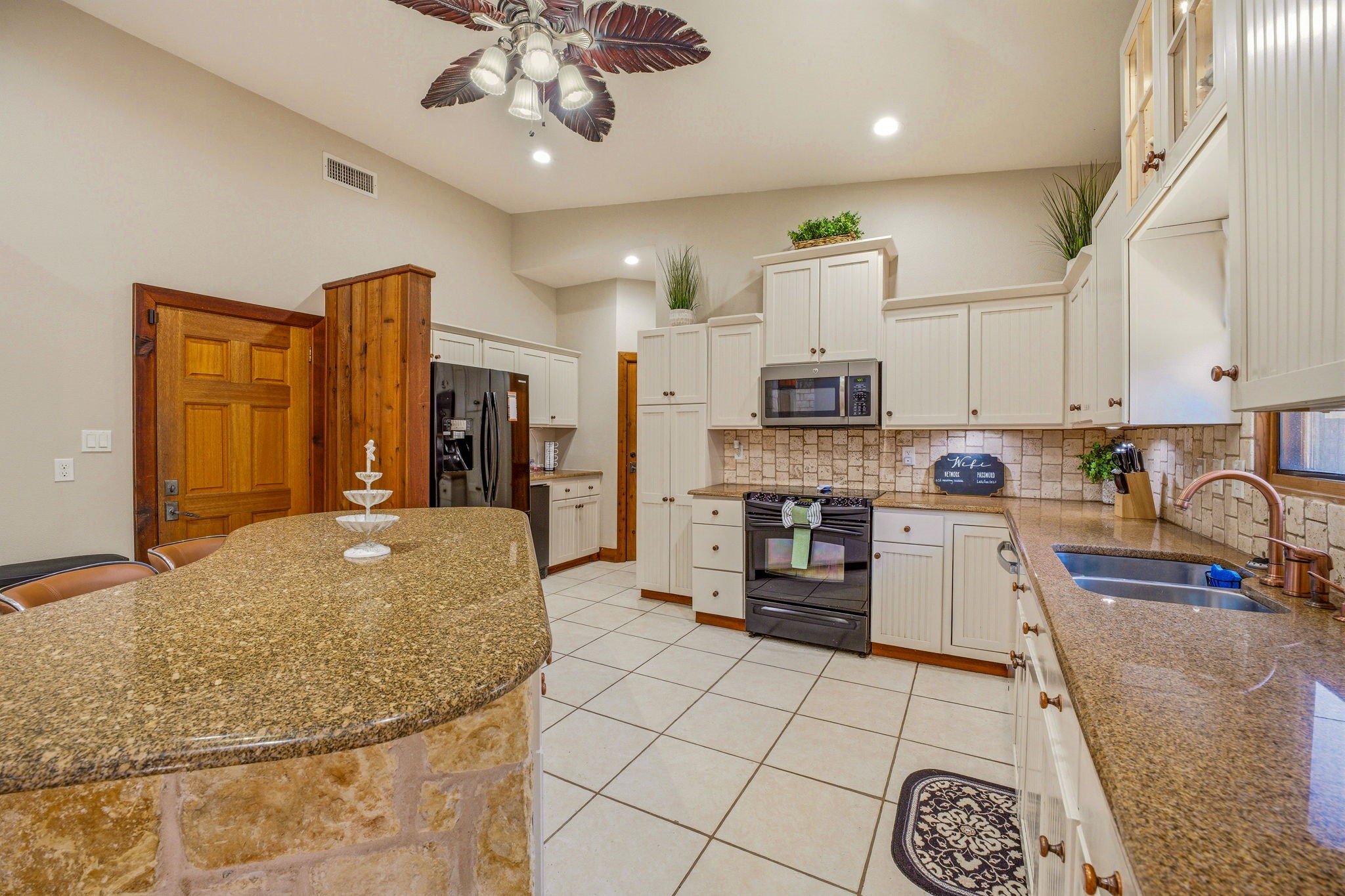624 Williamsburg Court Granbury TX 76048