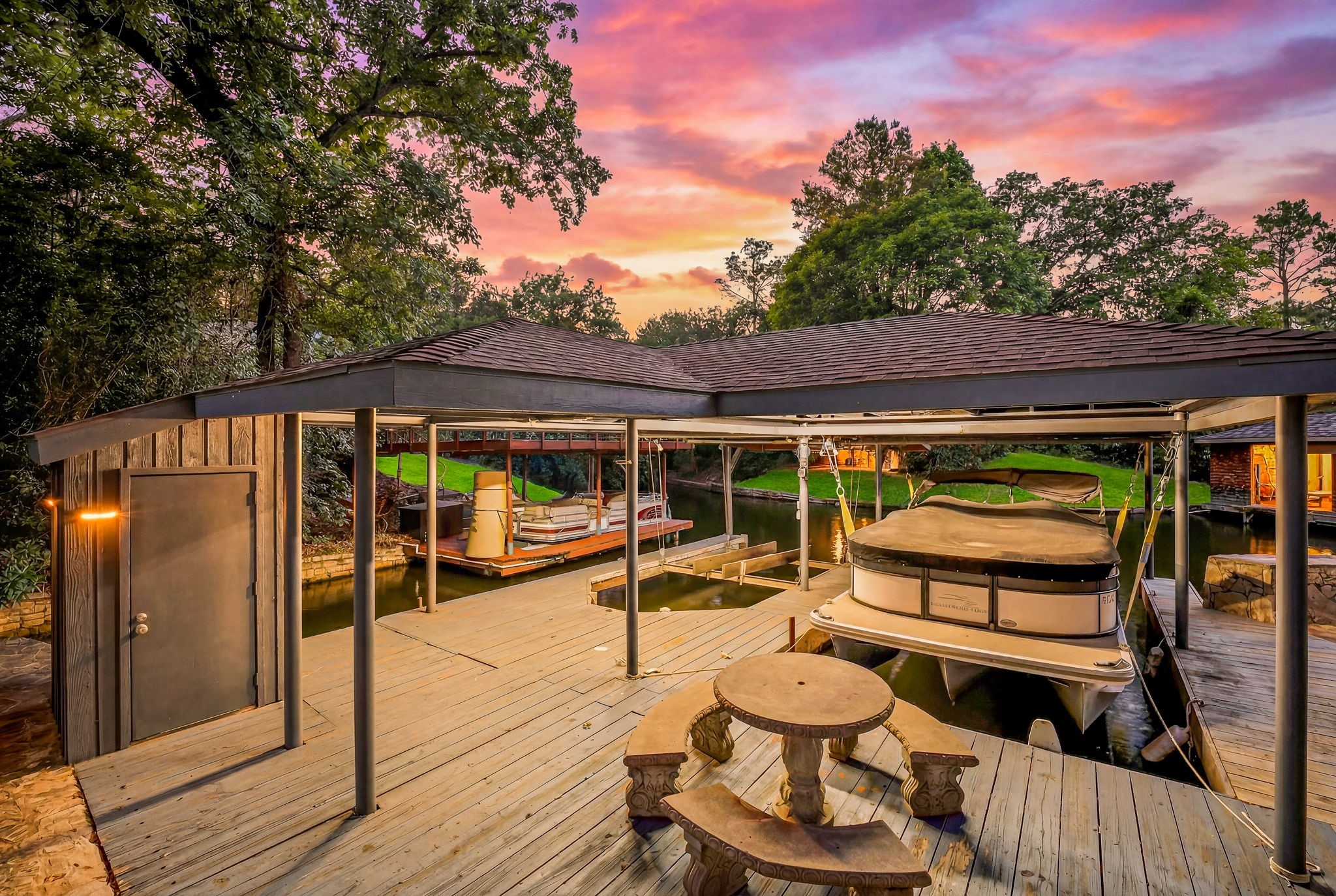 624 Williamsburg Court Granbury TX 76048