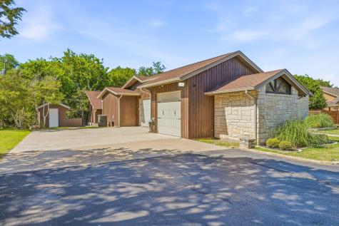 624 Williamsburg Court Granbury TX 76048