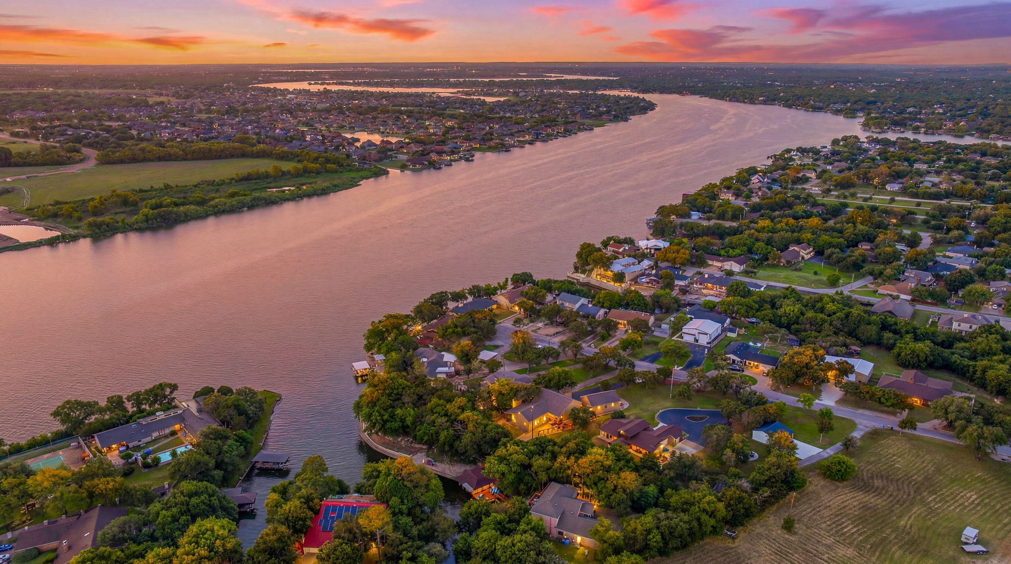 624 Williamsburg Court Granbury TX 76048