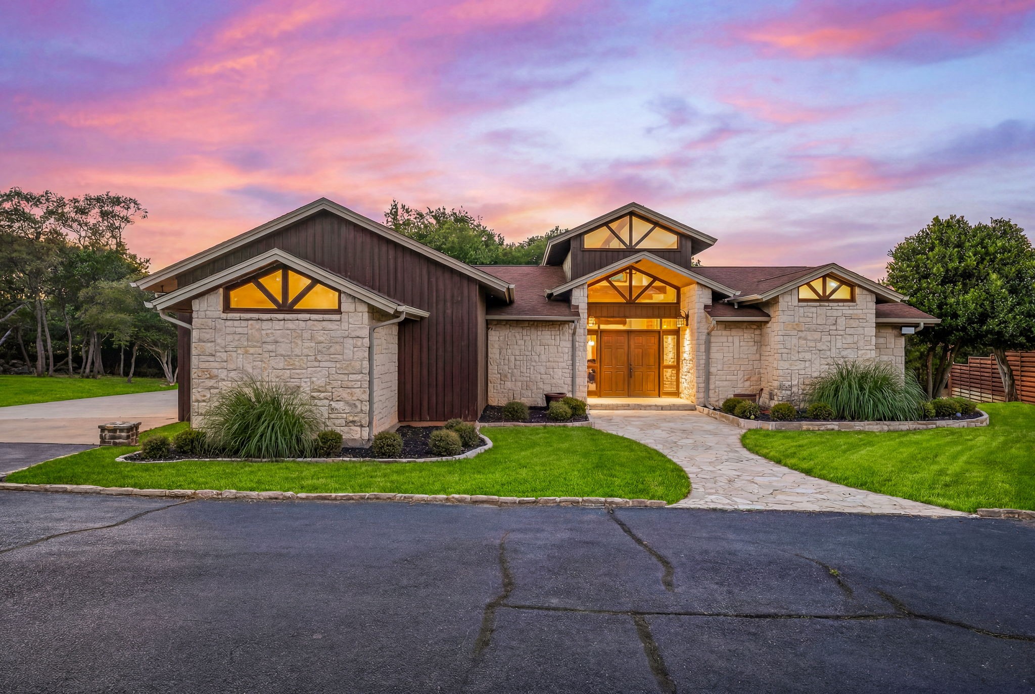 624 Williamsburg Court Granbury TX 76048