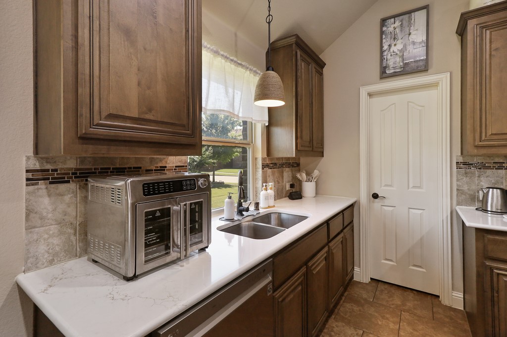 280 Armstrong Lane Lavon TX 75166