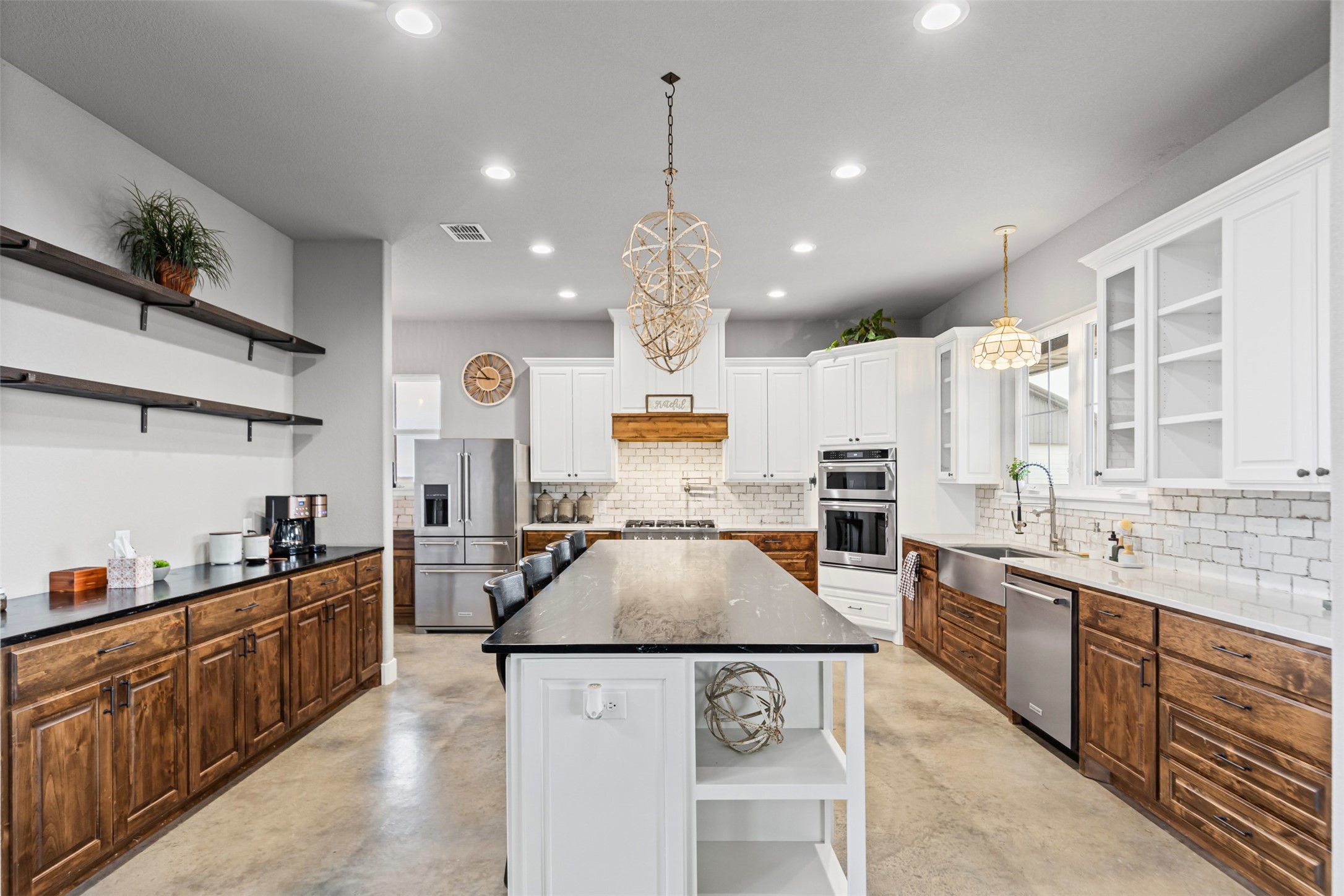 201 West Road Waxahachie TX 75165