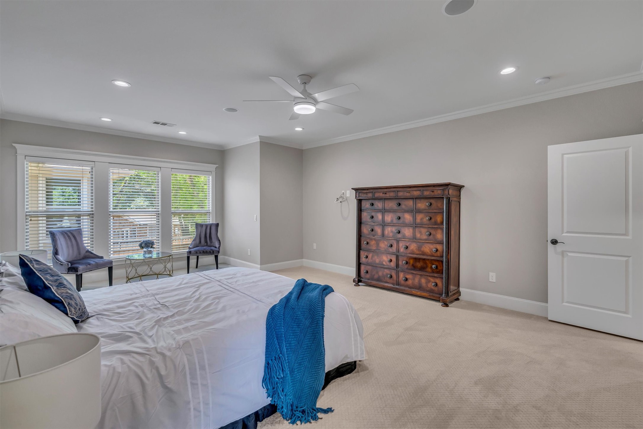 6811 Deloache Avenue Dallas TX 75225