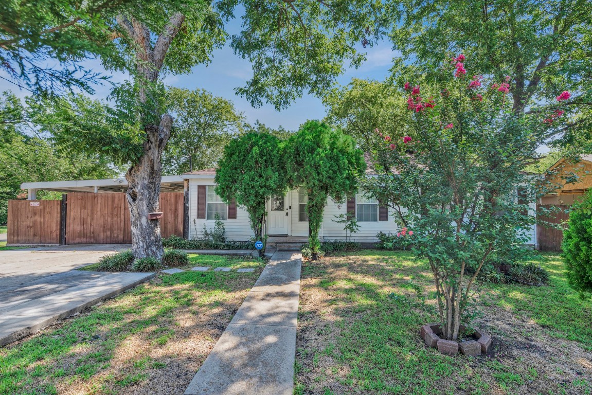 2744 Kirven Street Dallas TX 75227