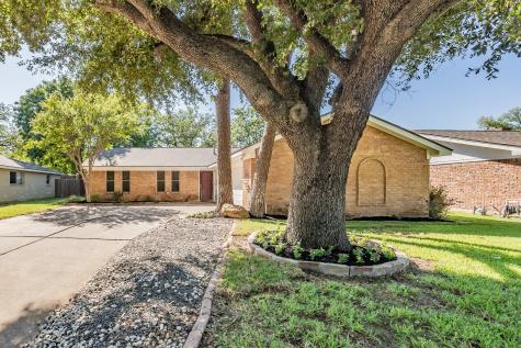 821 Prestwick Street Bedford TX 76022