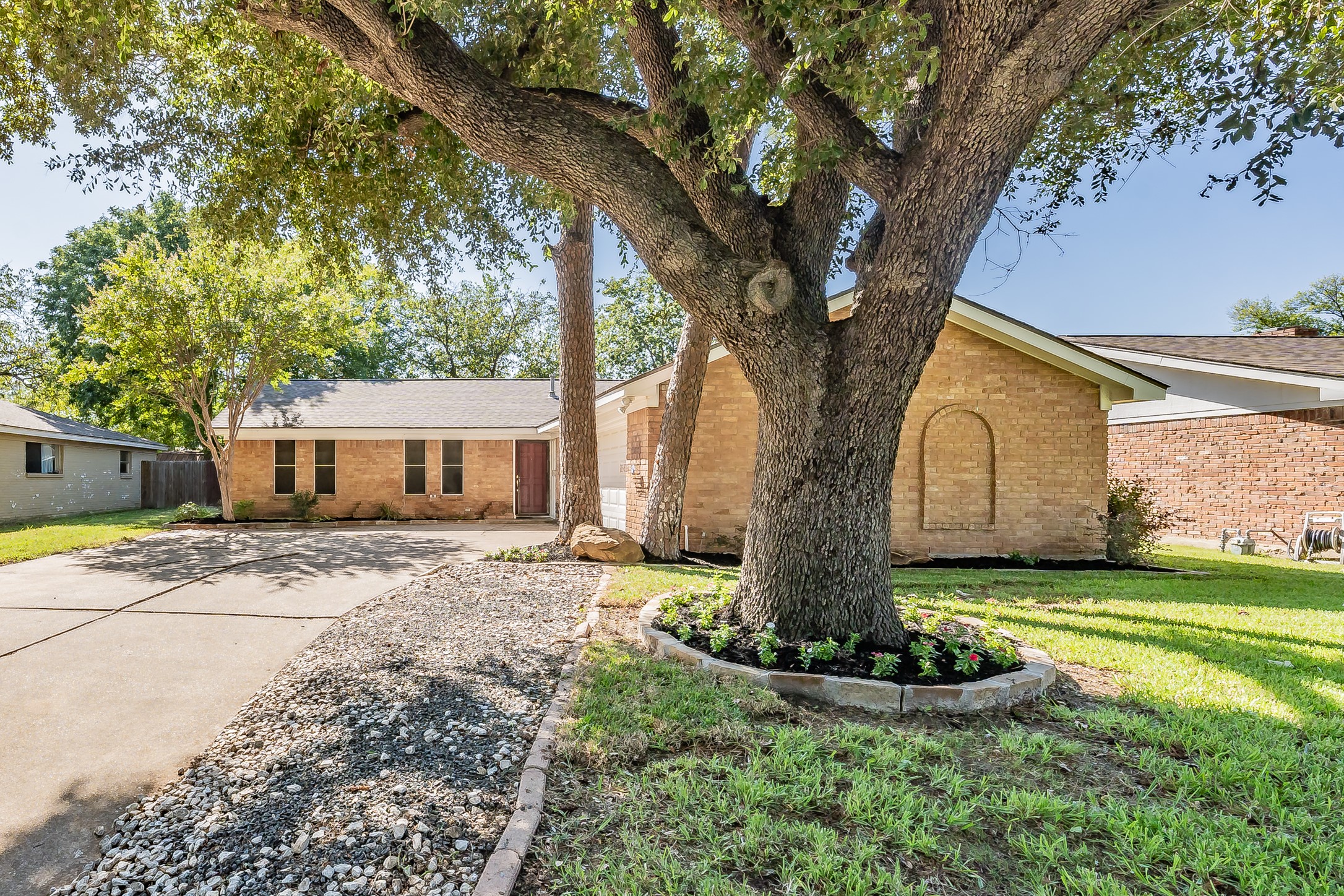 821 Prestwick Street Bedford TX 76022
