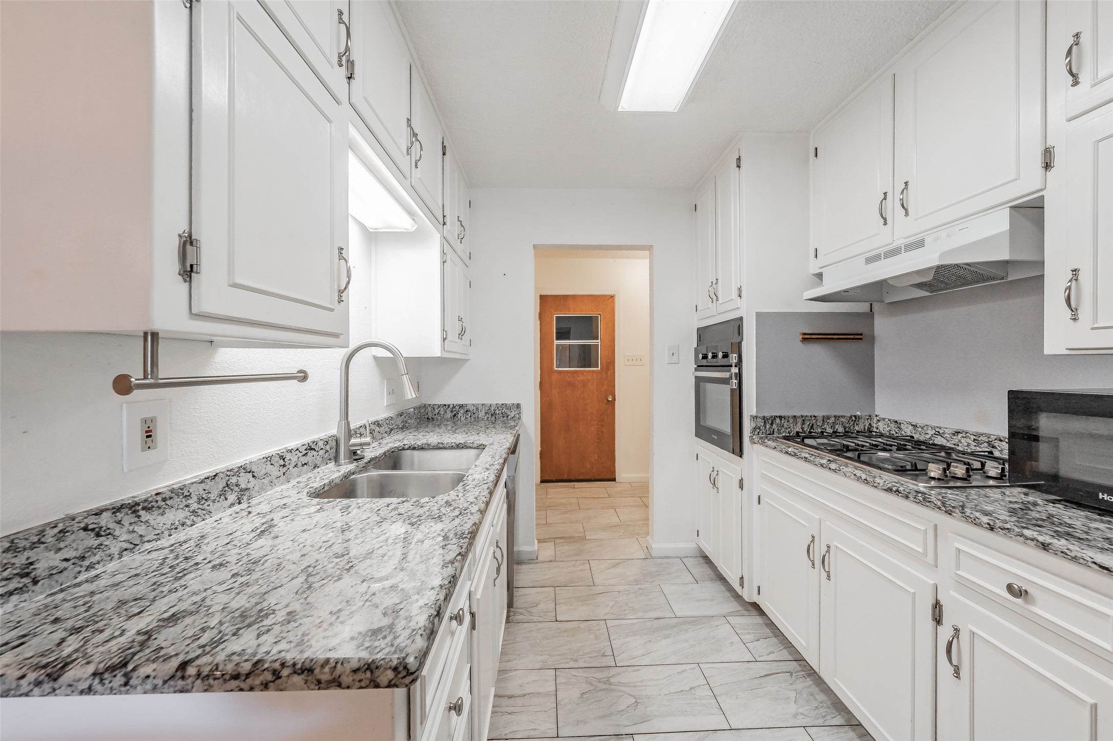821 Prestwick Street Bedford TX 76022