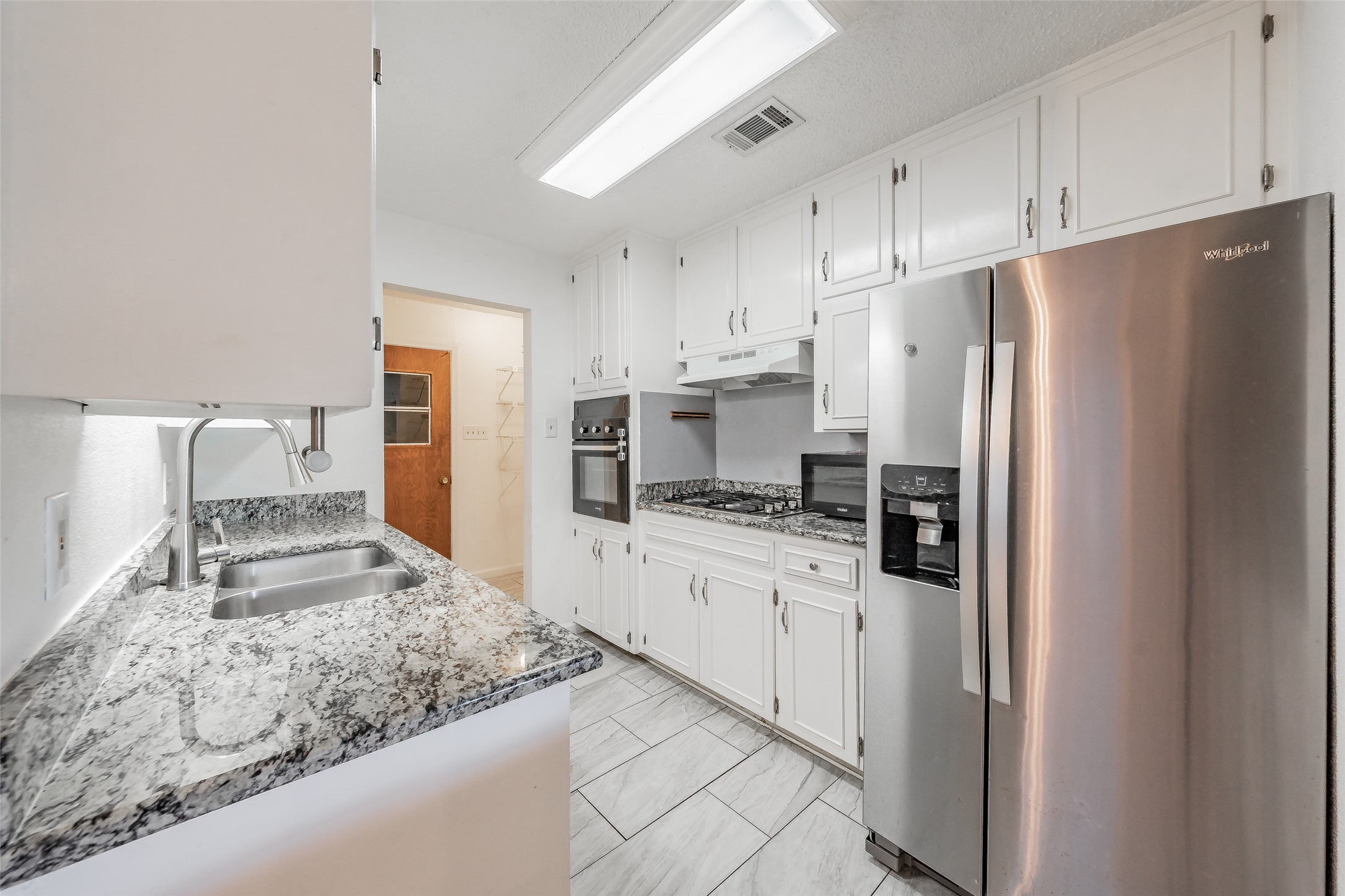 821 Prestwick Street Bedford TX 76022