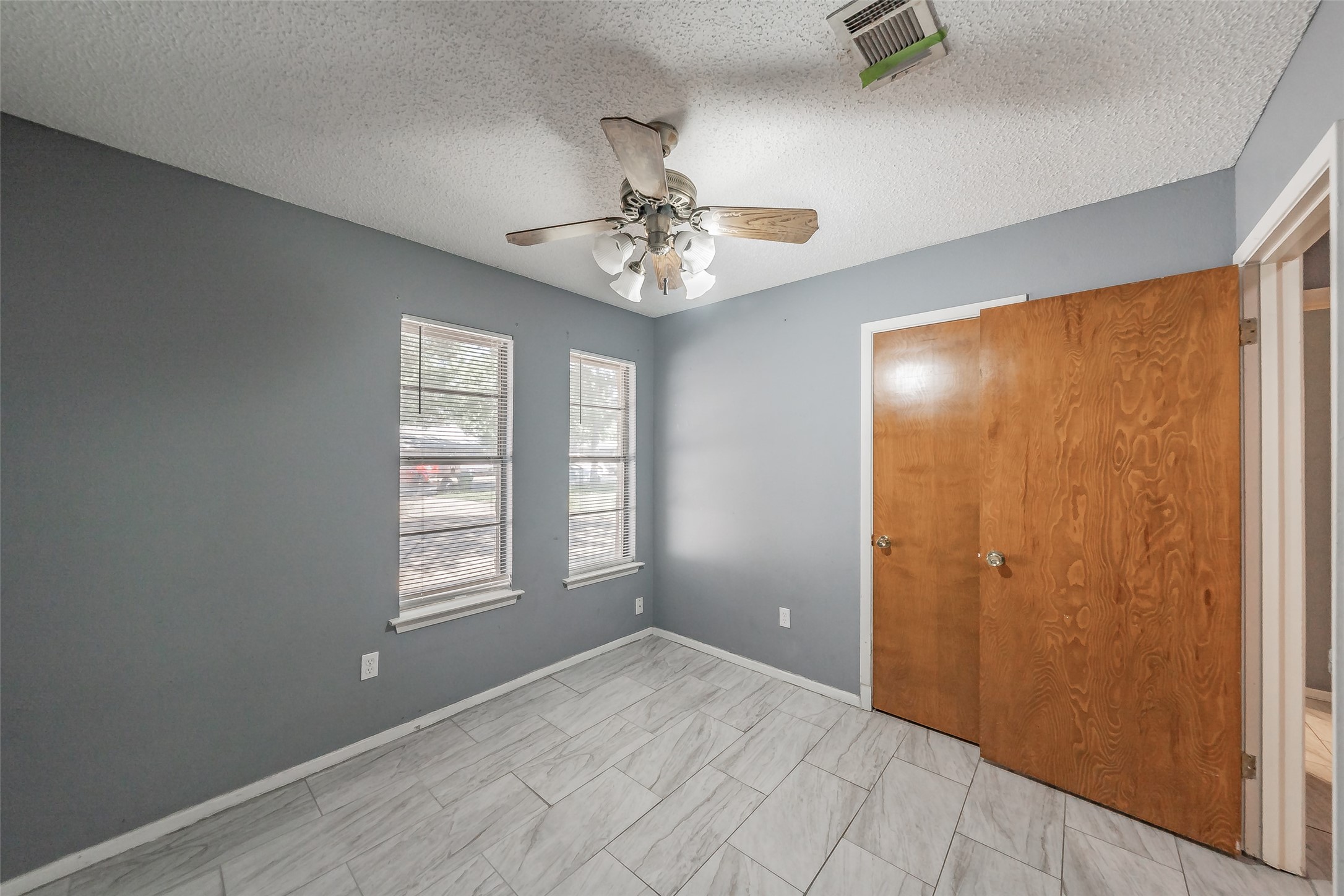 821 Prestwick Street Bedford TX 76022
