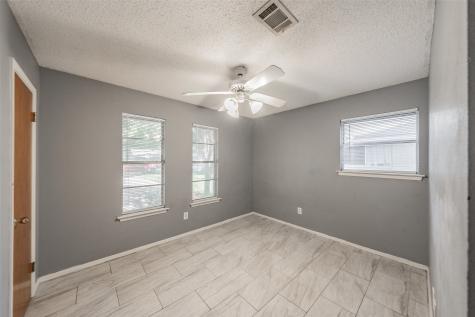 821 Prestwick Street Bedford TX 76022